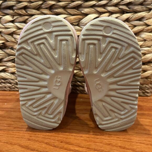 UGG Bailey Bow II Boots sz 7 Pattern Bow UGGs - Picture 4 of 6